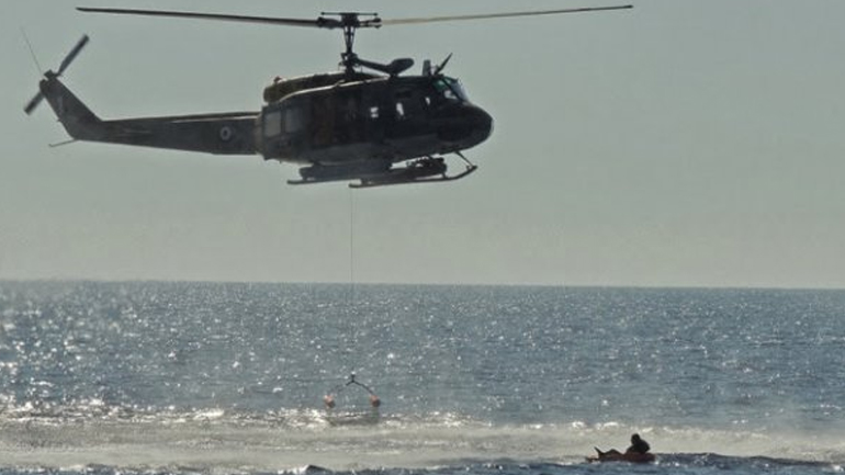 Διάσωση μετανάστη από Super Puma ανοιχτά της Χίου